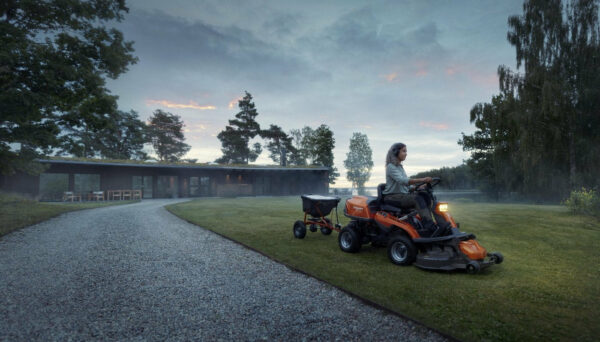 Husqvarna Profi-Frontmäher R 216T AWD - Grundgerät ohne Mähwerk - Modell 2025-Neu - Image 5