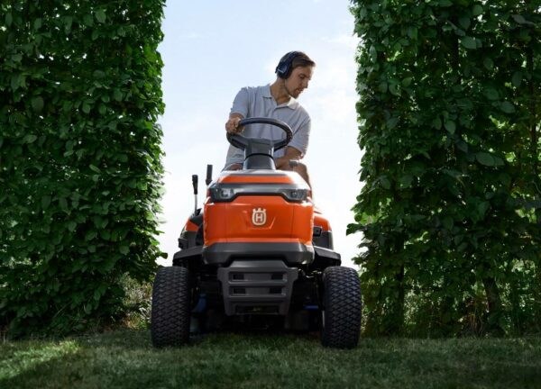 Husqvarna Rasentraktor TS 112 - Modell 2025-Neu - Image 12
