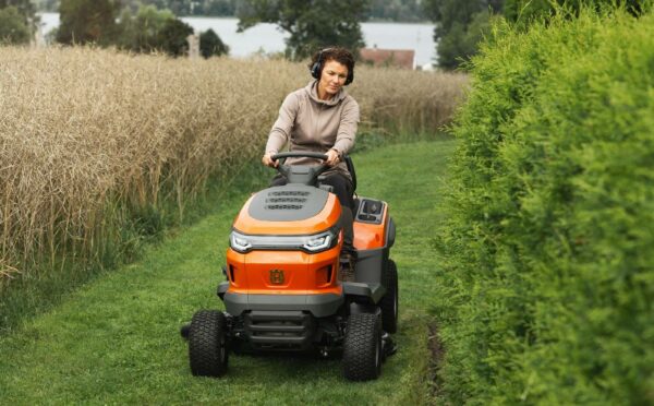 Husqvarna Rasentraktor TS 215T - Modell 2025-Neu - Image 12