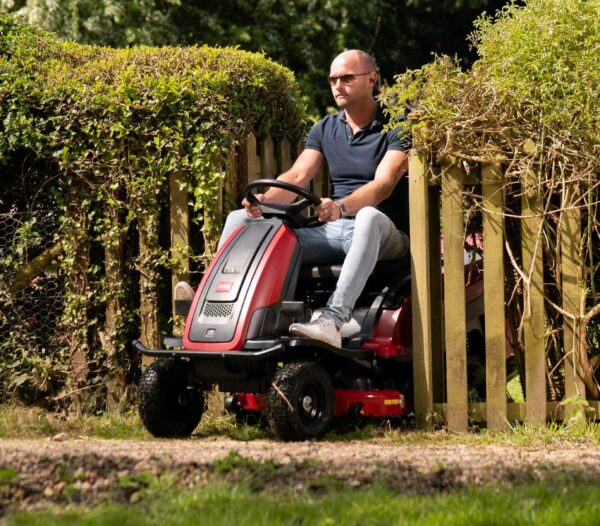 Toro Akku-Rasentraktor eS3200DC - Modell 2025-Neu - Image 6